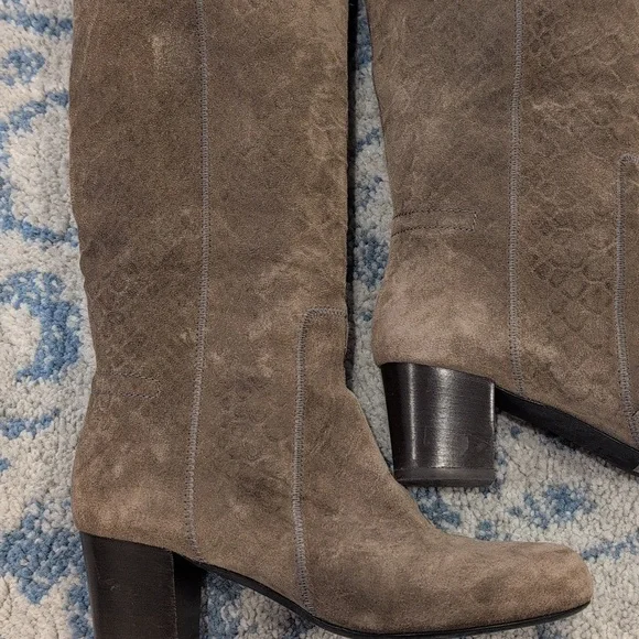 Vero Cuoio Textured Brown Heeled Boots - Picture 4 of 10
